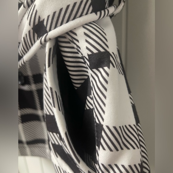 NWOT Maralyn& Me Women's Black & White Pea Coat size XS - Picture 5 of 7